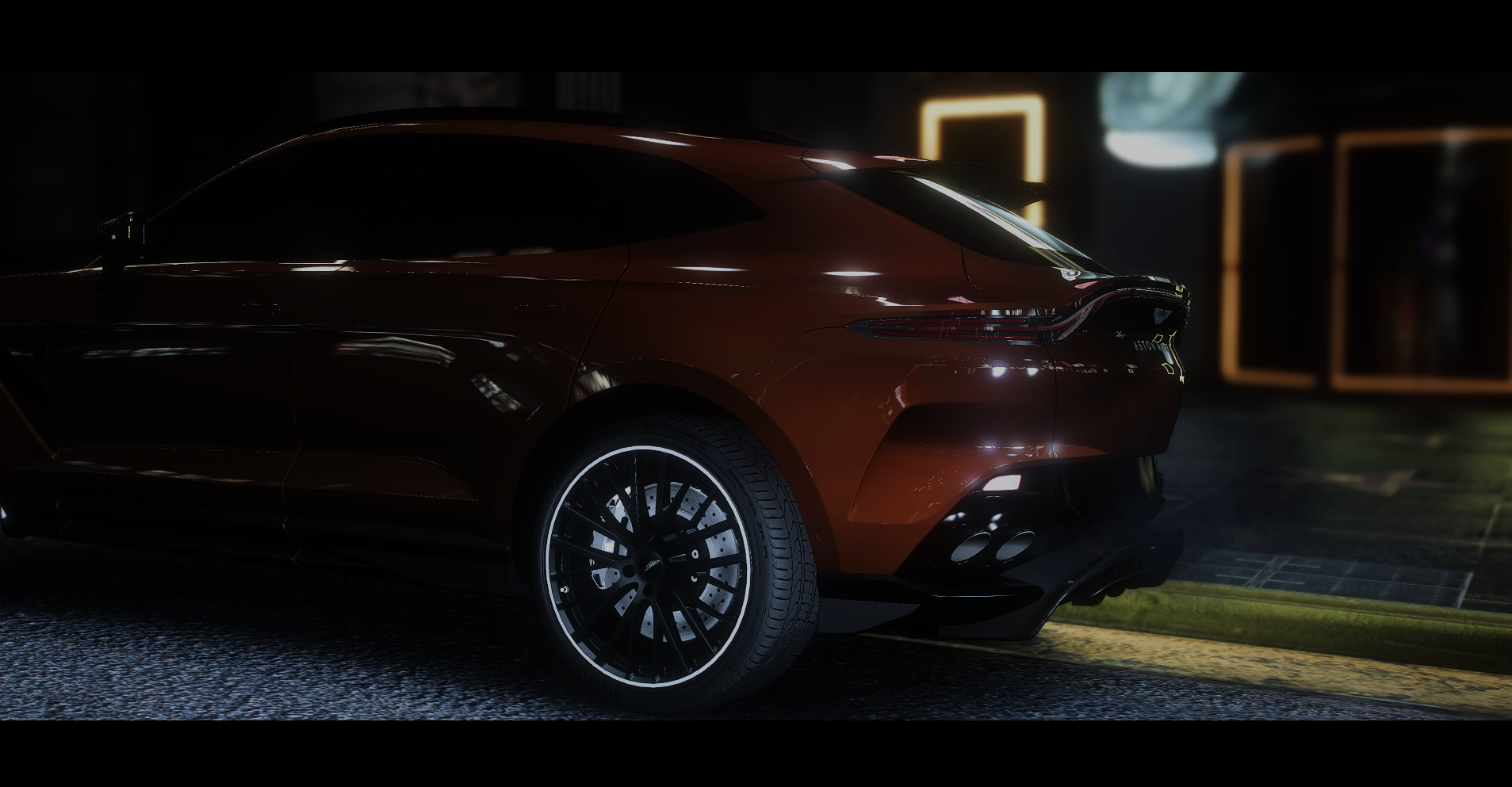 Aston Martin DBX 707 2023